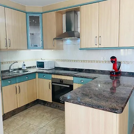 Paradise Holidays 2 Bedrooms & Sea View, Tenerife Apartament