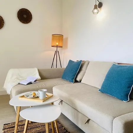 Paradise Holidays 2 Bedrooms & Sea View, Cristianos, Tenerife Apartament